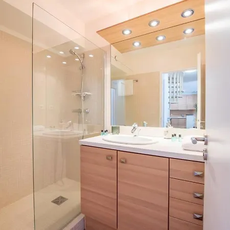 アパート Magnifique Duplex Avec Terrasse Et Piscine サントロペ