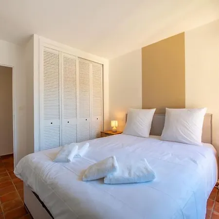 Magnifique Duplex Avec Terrasse Et Piscine